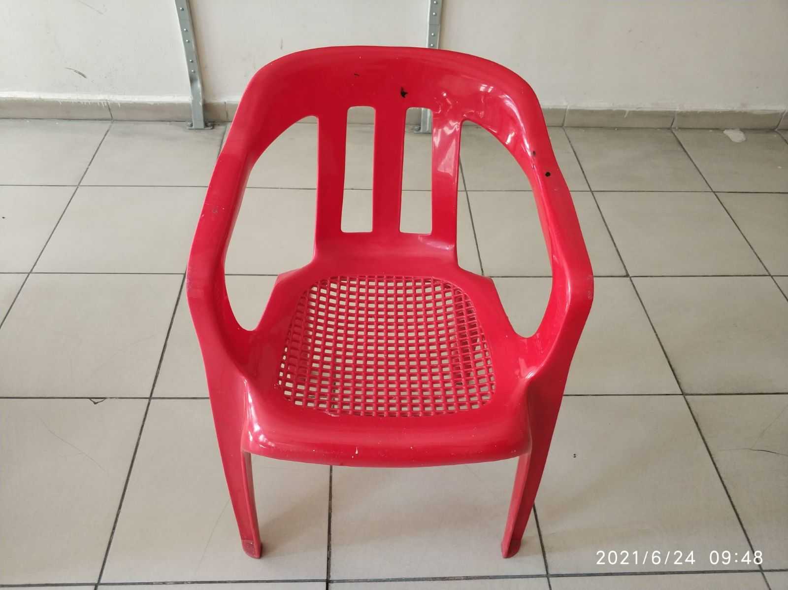 Plastik Sandalye